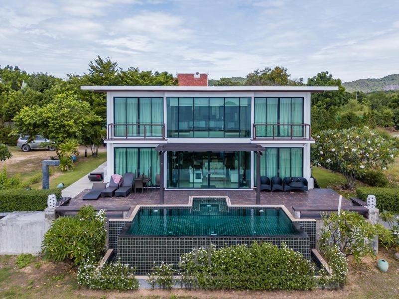 Beachfront Modern 4 Bedroom Pool Villa - Rv Hua Hin Dış mekan fotoğraf