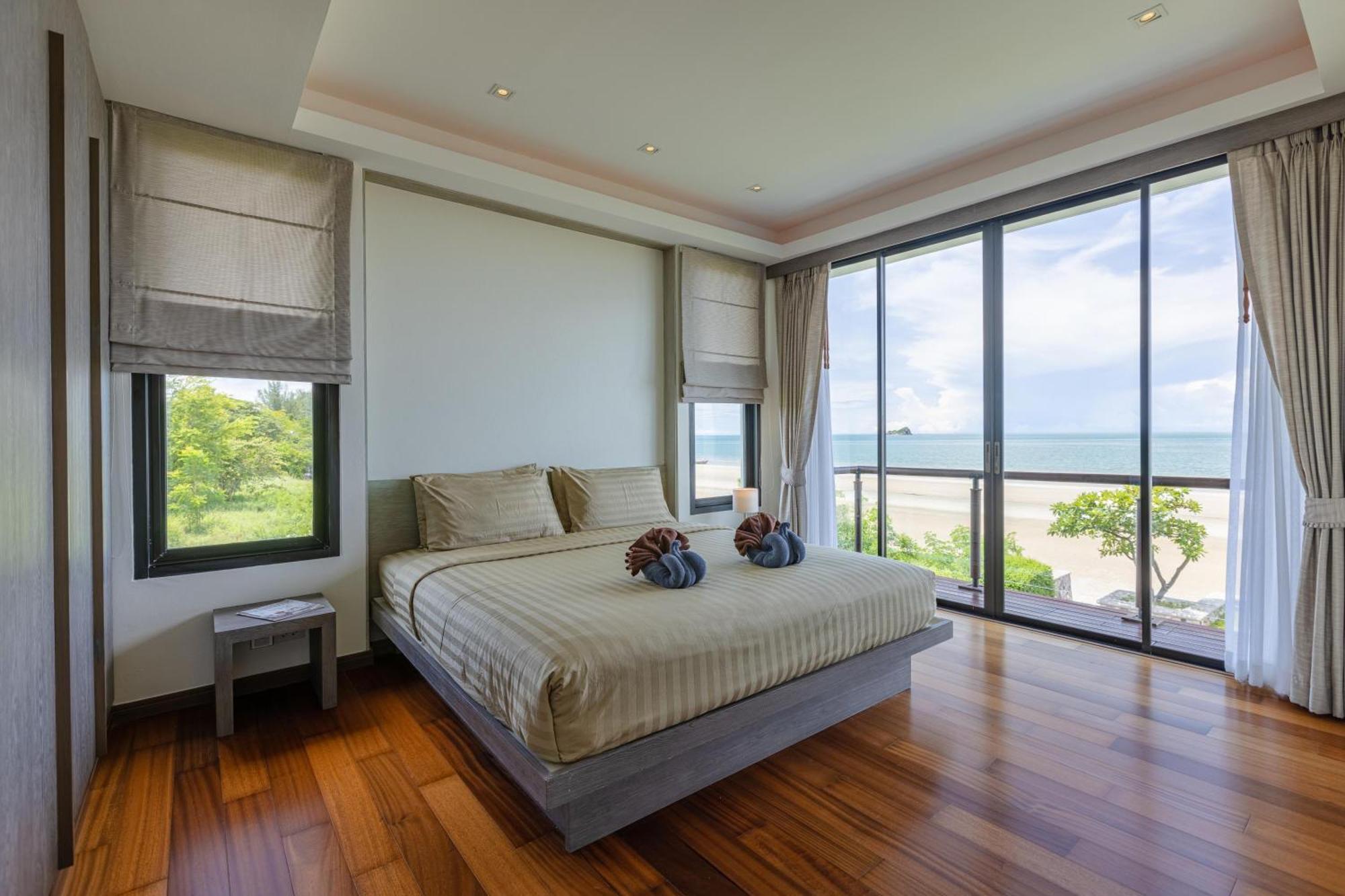 Beachfront Modern 4 Bedroom Pool Villa - Rv Hua Hin Dış mekan fotoğraf