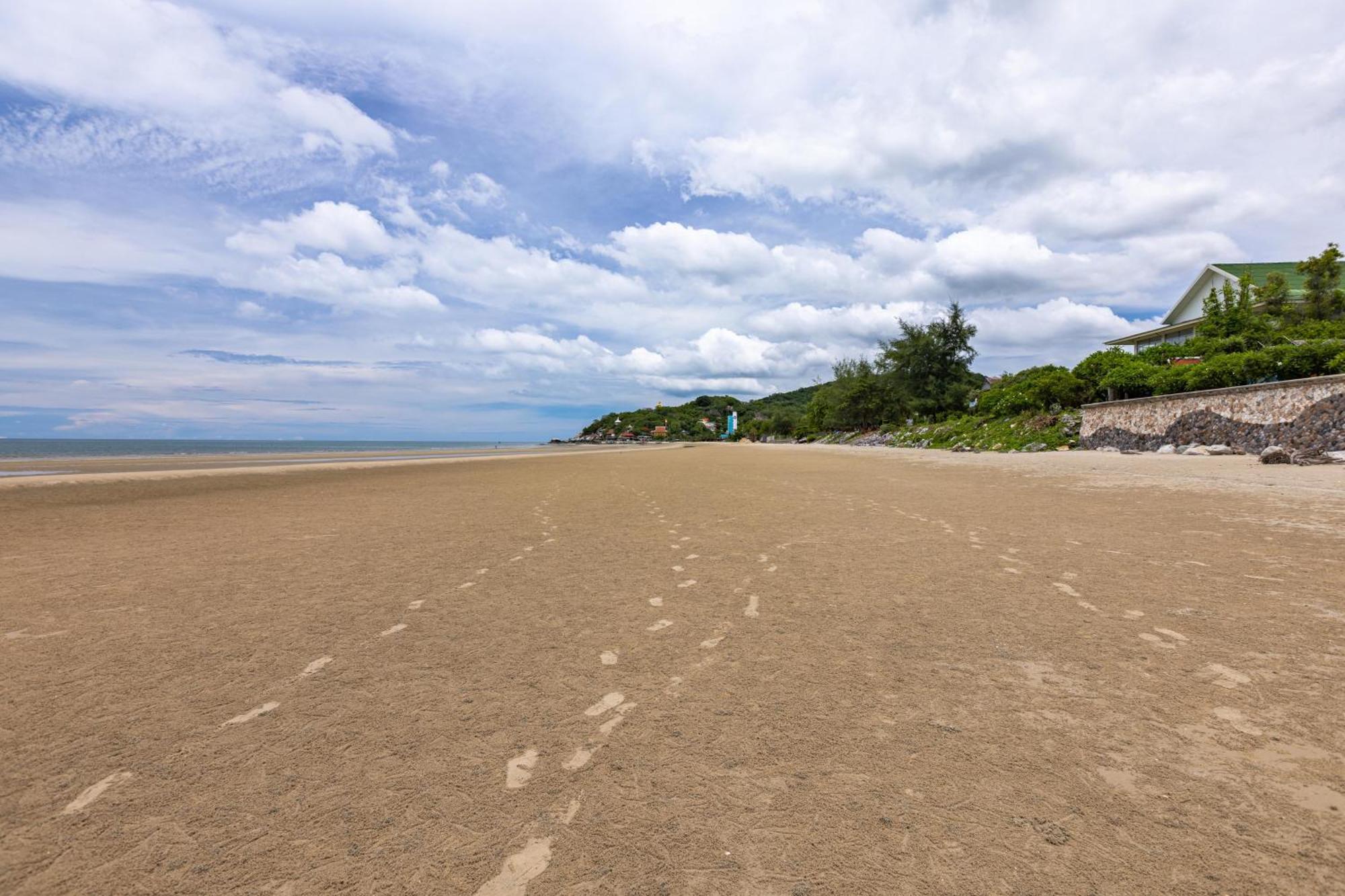 Beachfront Modern 4 Bedroom Pool Villa - Rv Hua Hin Dış mekan fotoğraf