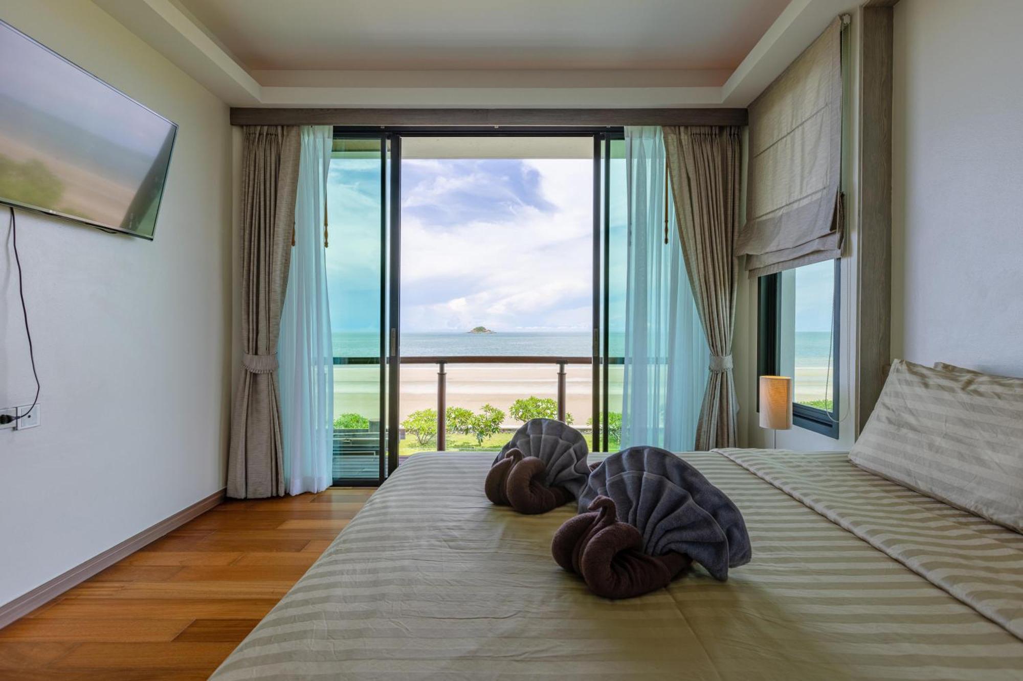 Beachfront Modern 4 Bedroom Pool Villa - Rv Hua Hin Dış mekan fotoğraf
