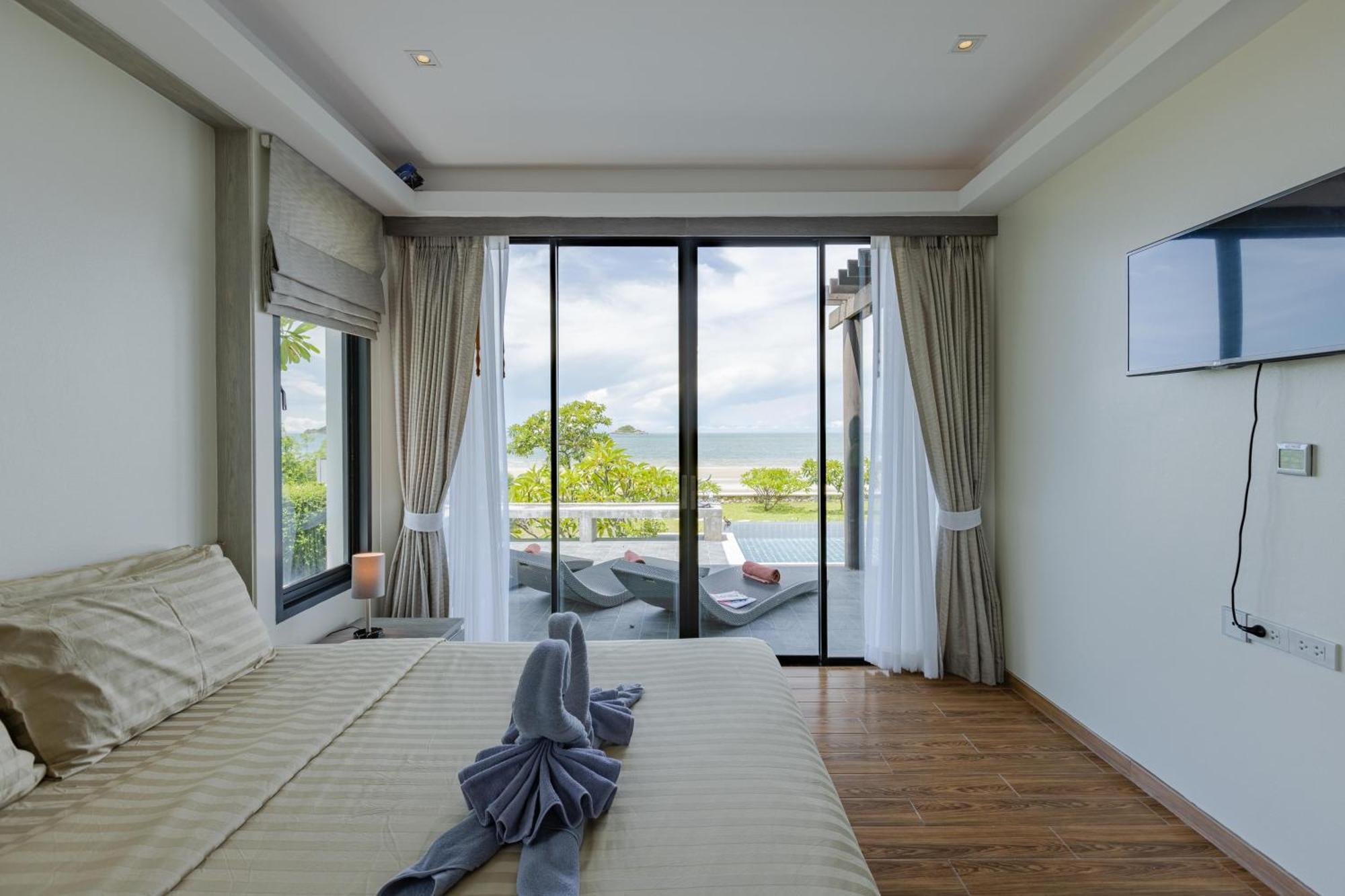Beachfront Modern 4 Bedroom Pool Villa - Rv Hua Hin Dış mekan fotoğraf