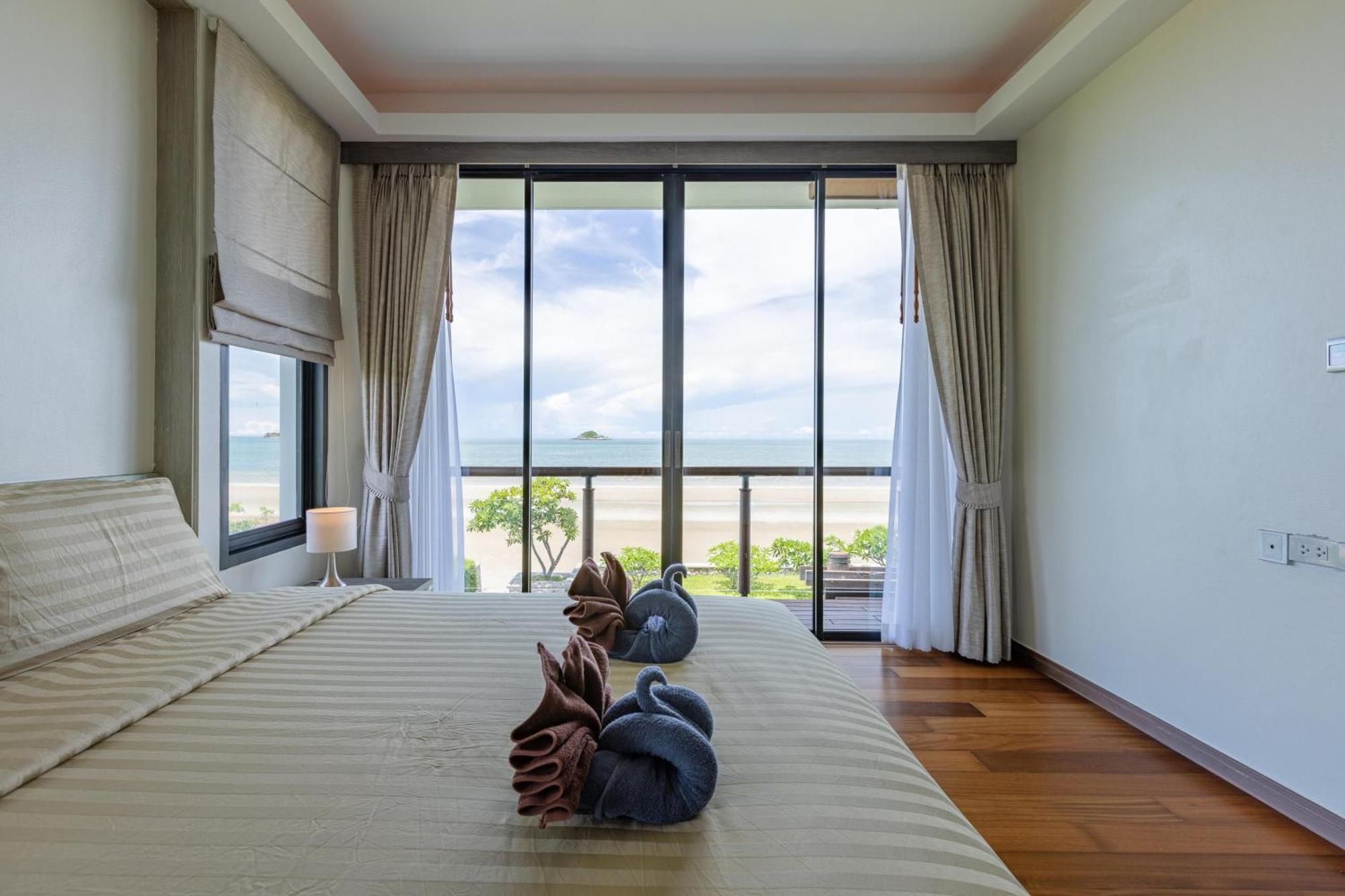 Beachfront Modern 4 Bedroom Pool Villa - Rv Hua Hin Dış mekan fotoğraf