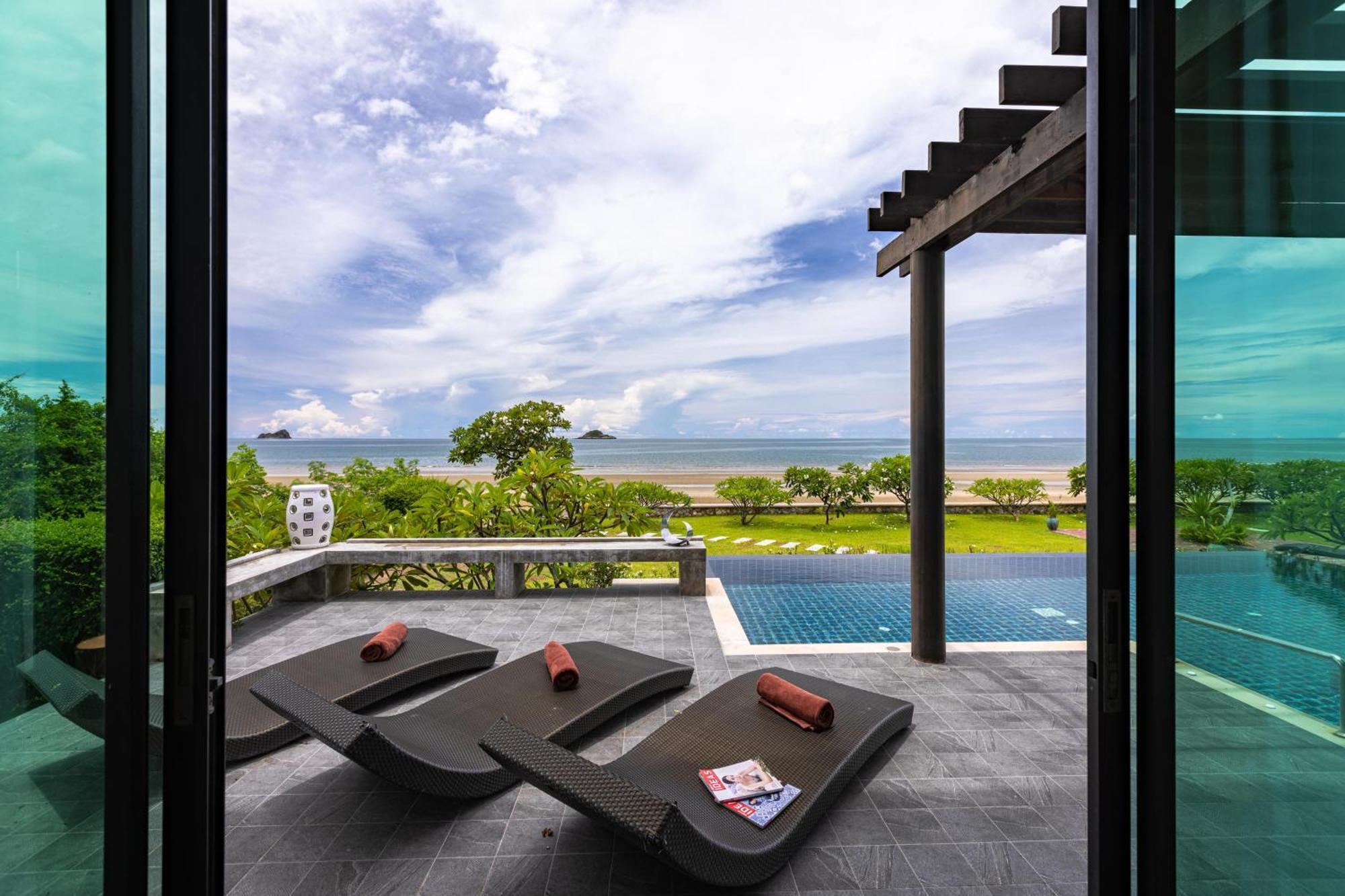 Beachfront Modern 4 Bedroom Pool Villa - Rv Hua Hin Dış mekan fotoğraf