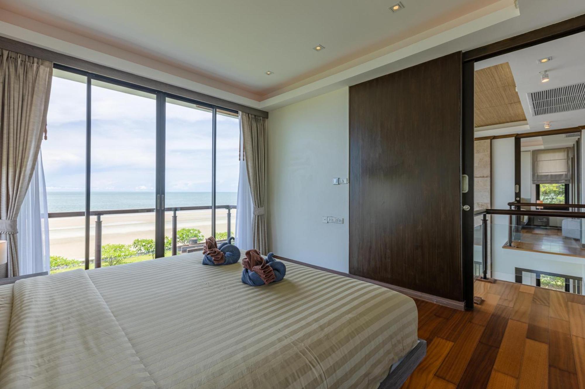Beachfront Modern 4 Bedroom Pool Villa - Rv Hua Hin Dış mekan fotoğraf
