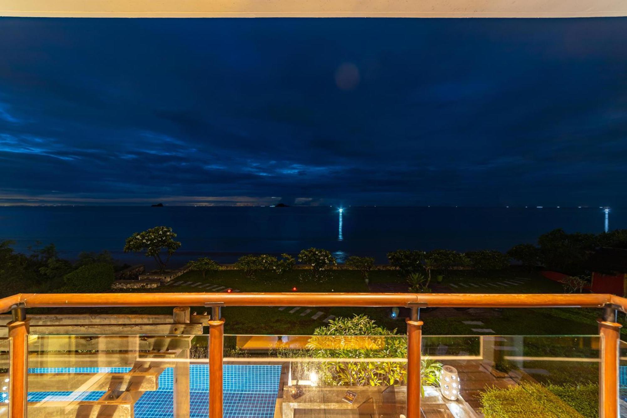 Beachfront Modern 4 Bedroom Pool Villa - Rv Hua Hin Dış mekan fotoğraf