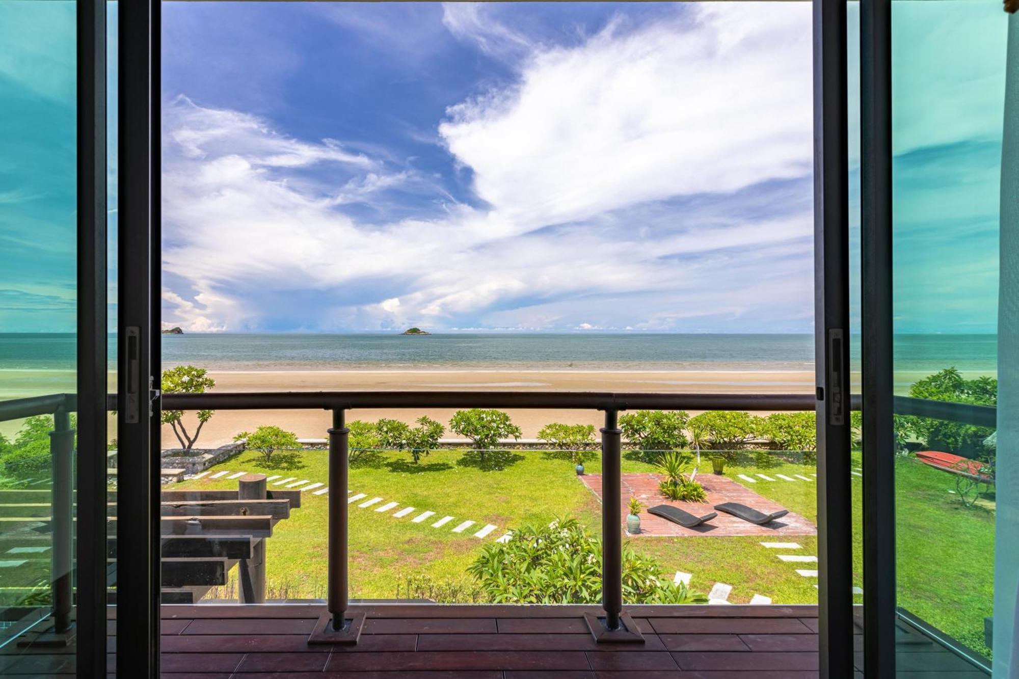 Beachfront Modern 4 Bedroom Pool Villa - Rv Hua Hin Dış mekan fotoğraf